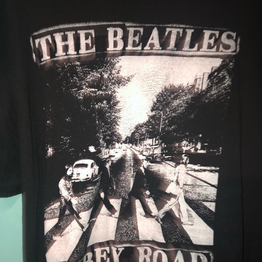 t-shirt - Picture 2 of 3